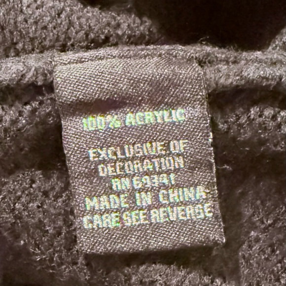 Knit Christmas sweater with leopard printed neck and sleeves - Picture 5 of 9